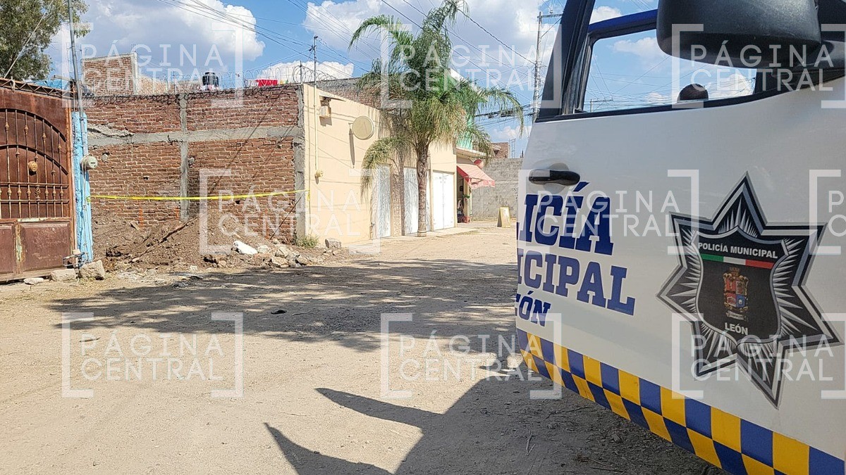 Albañiles localizan huesos enterrados mientras excavaban zapatas