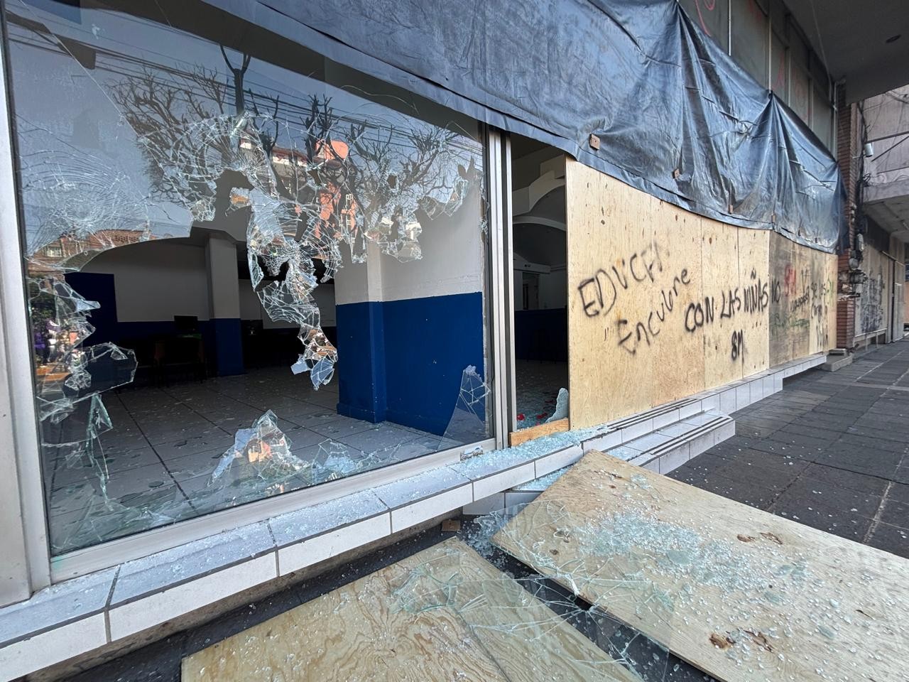 Marcha 8M León: pintas, videos rotos durante el trayecto