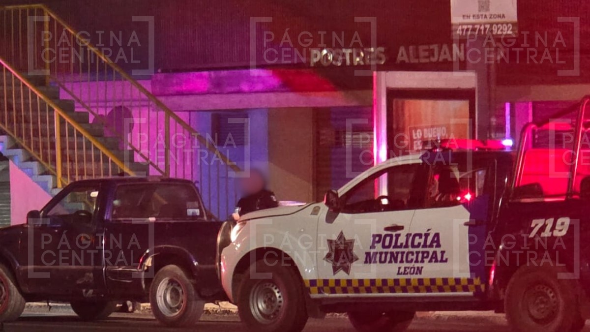 Camioneta con reporte de robo fue recuperada en la Azteca