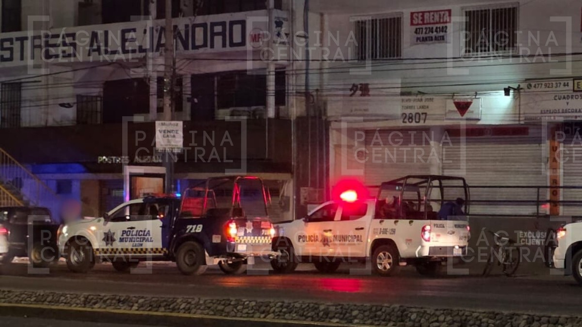 Camioneta con reporte de robo fue recuperada en la Azteca