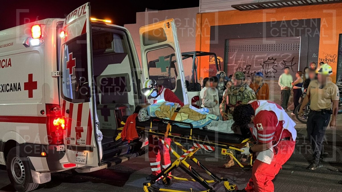Joven queda debajo de camión de transporte de personal en Brisas del Campestre