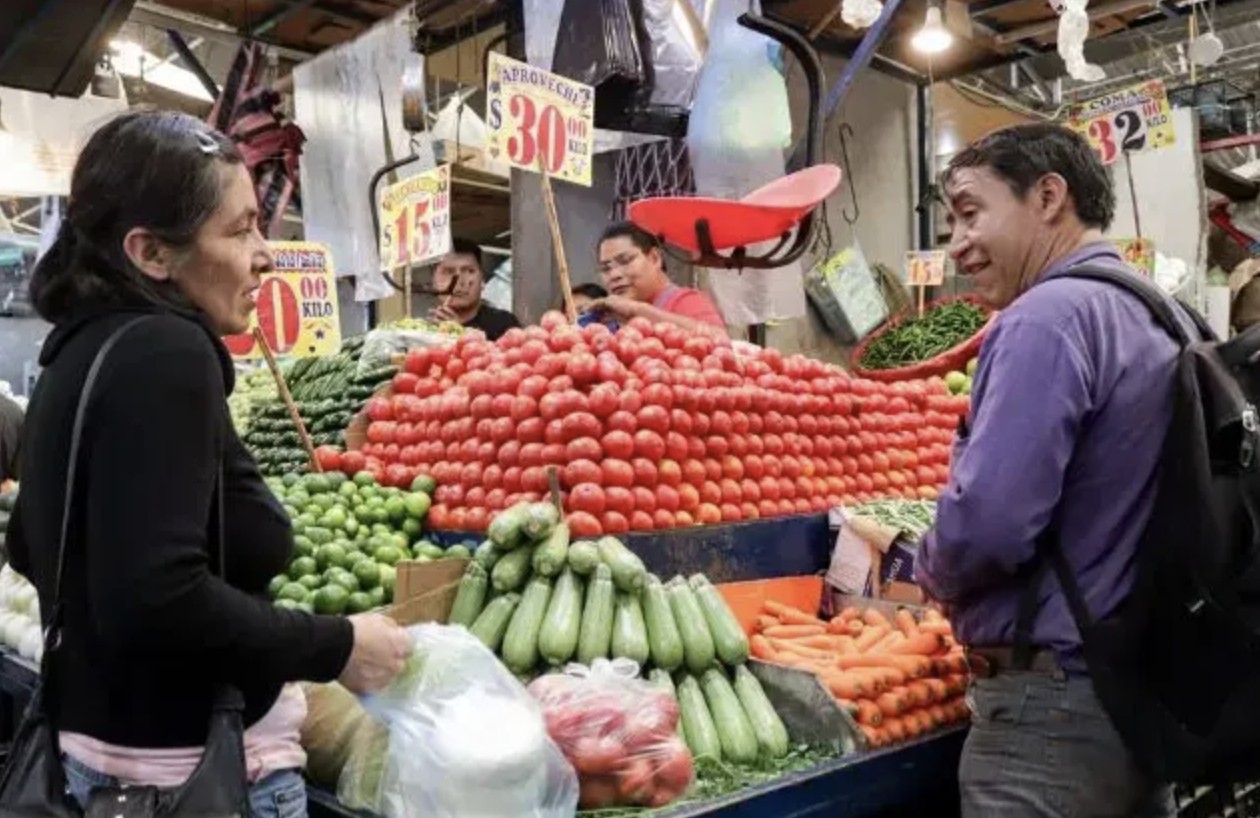 ¡El dinero no alcanza! Canasta básica se dispara y golpea el bolsillo de las familias