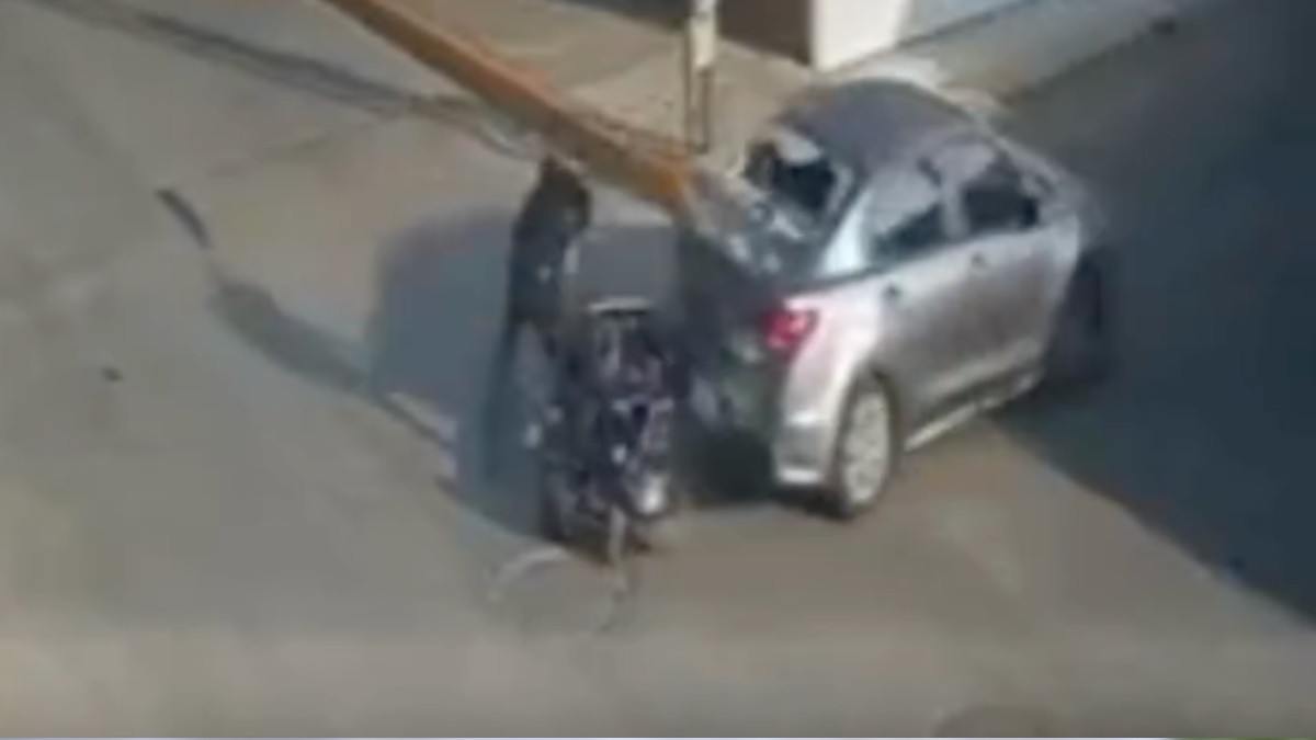 Atropella a motociclista tras disputa vial