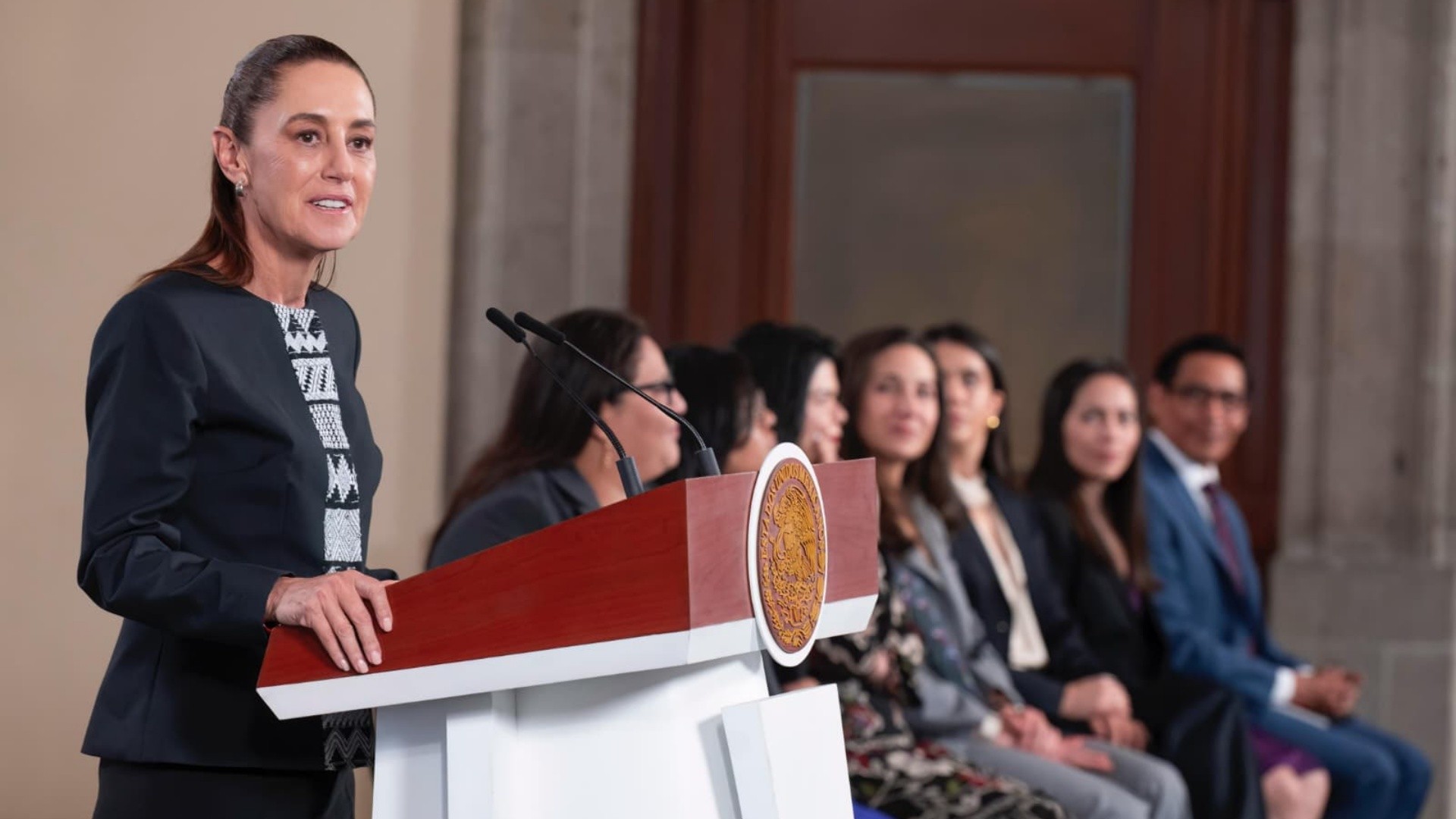 Descarta Sheinbaum demandar a Musk, por ahora