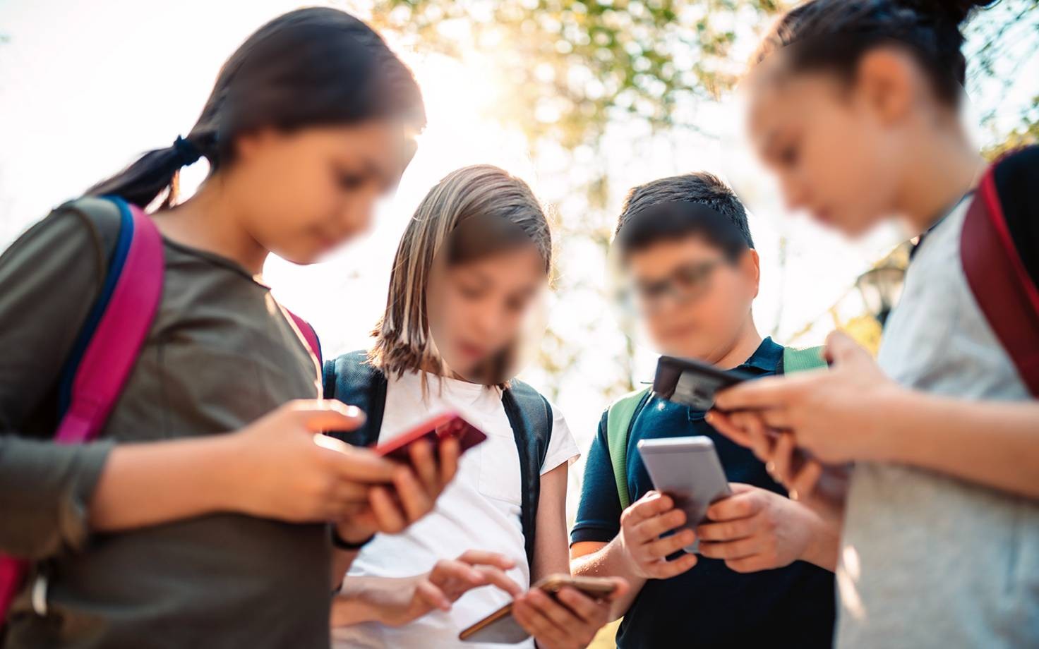 ¿Restringirán el acceso de menores a redes sociales? Esto dice la SEP