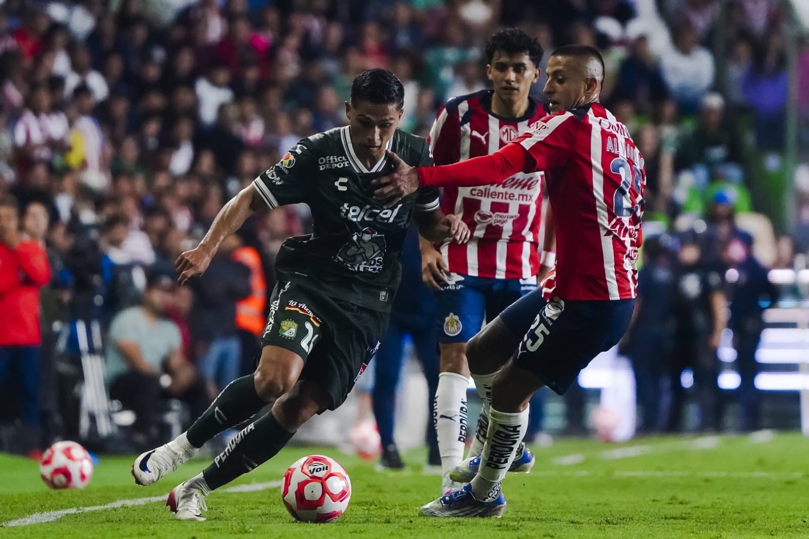 Chivas vs León: entre la cima y la humillación, ¿dónde ver el partido?