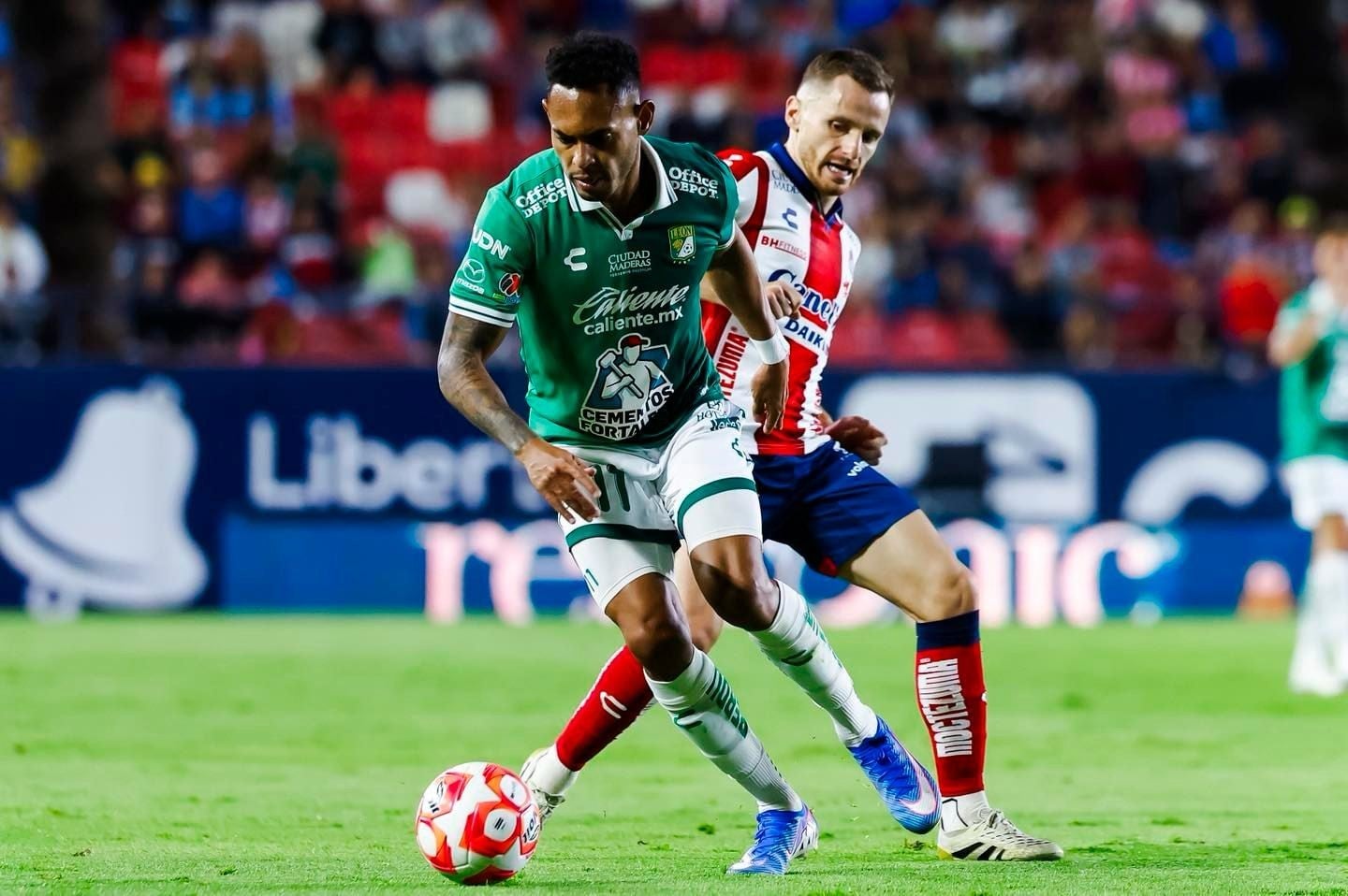 ¡Agónico! El Club León vuelve a ganar y respira en el debut de Gandolfi