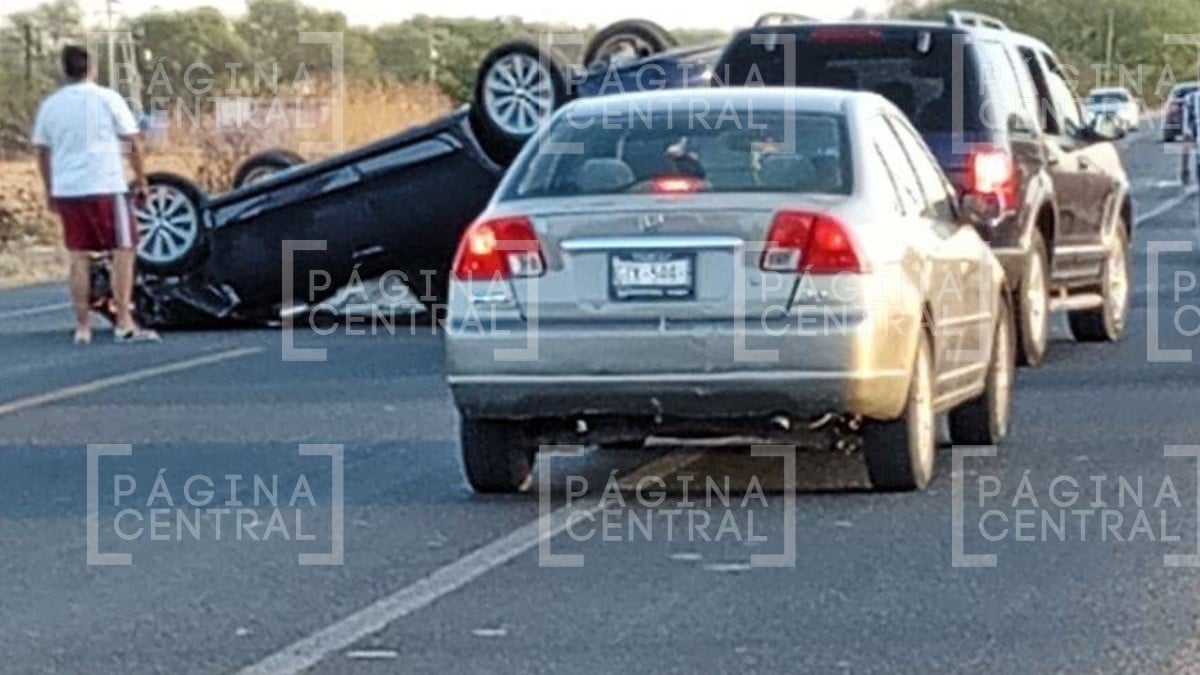 Carambola deja un motociclista muerto y vehículo volcado; no hallan a tripulantes