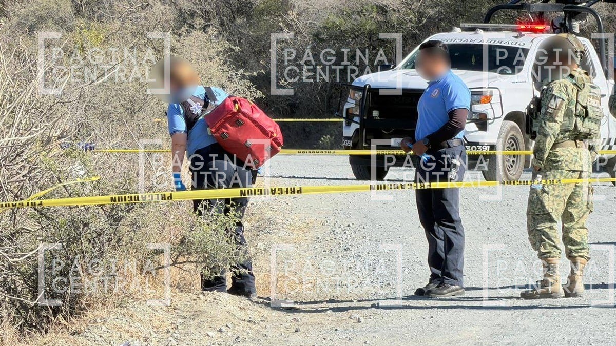Hallan cuerpo embolsado en el camino a Nuevo Valle de Moreno
