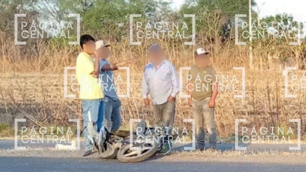 Carambola deja un motociclista muerto y vehículo volcado; no hallan a tripulantes