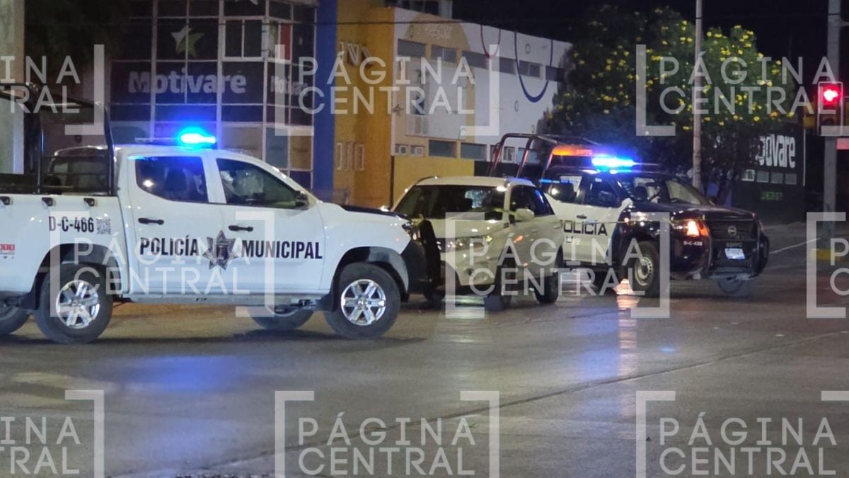 VIDEO Murió dentro de su auto: Localizan a hombre sin vida en pleno bulevar