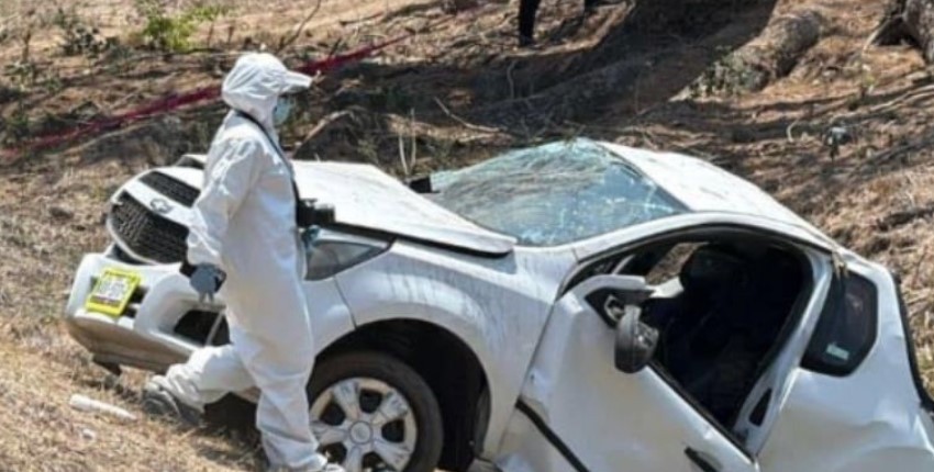Tragedia en día Santo: Volcadura deja 5 muertos, entre ellos 2 menores