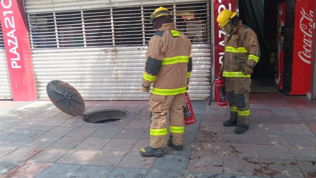 Movilización en centro histórico de León; se registra cortocircuito en registro de la CFE