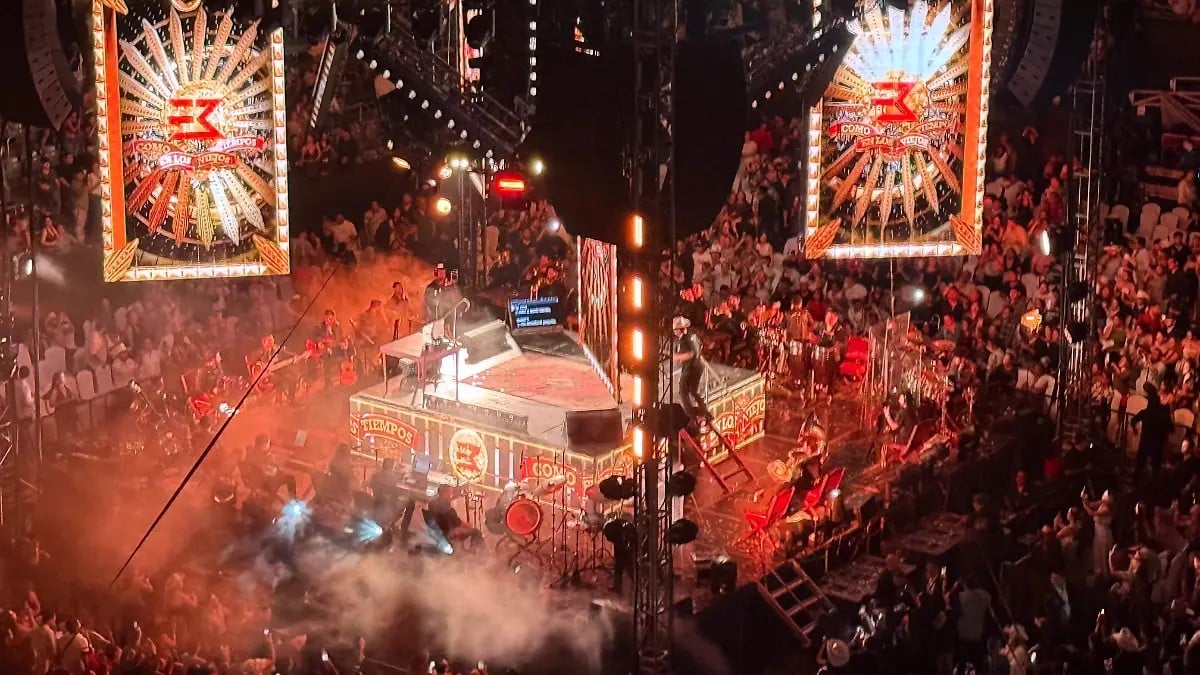 En pleno concierto de Edén Muñoz: Mujer muere tras caer desde 8 metros de altura