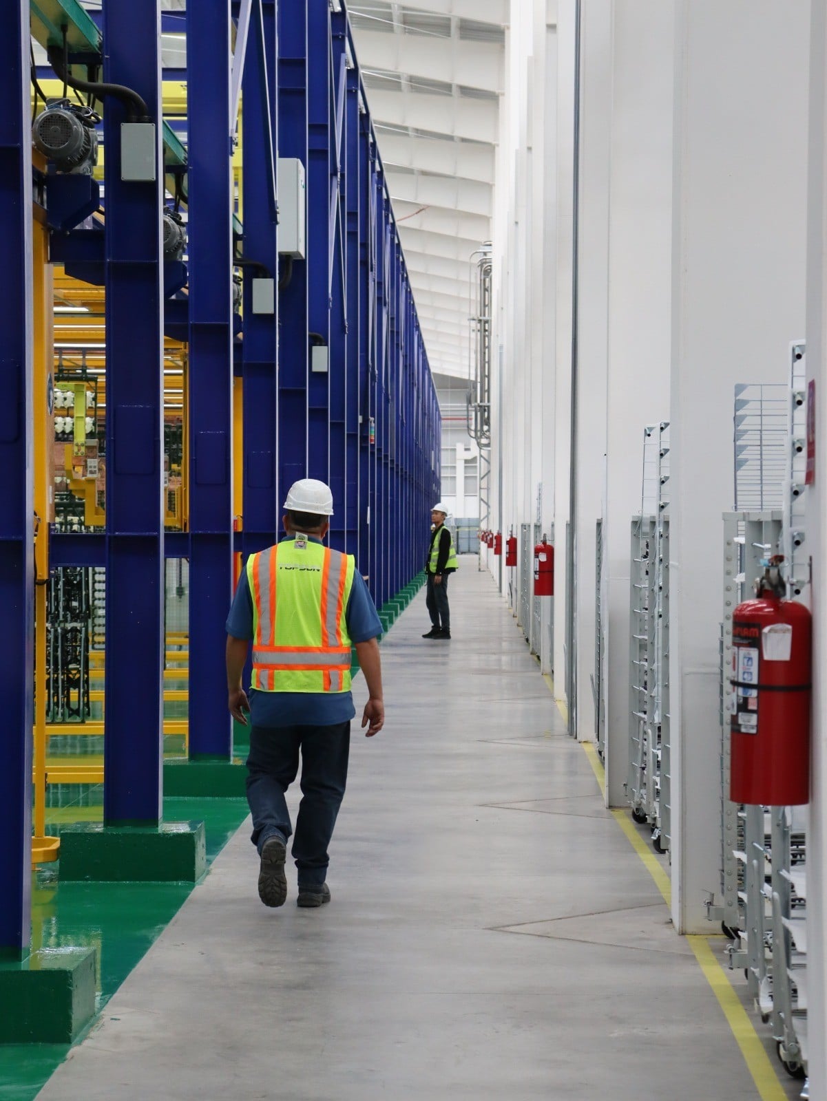 TOPSUN inaugura planta en León