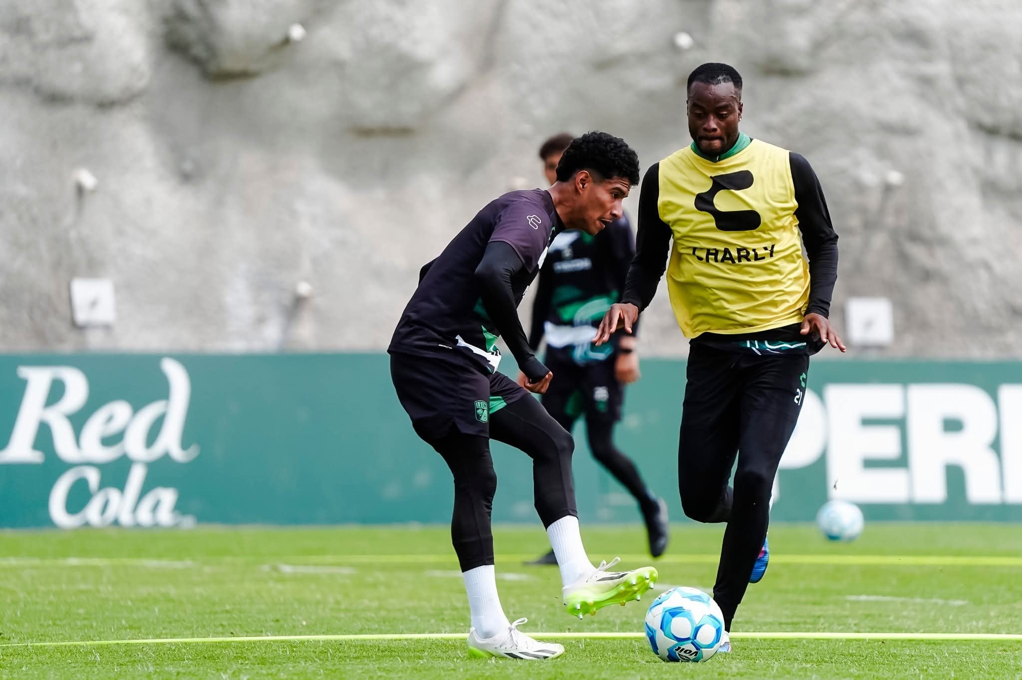 ¿Anuncia su salida? Jugador del León ‘comienza a despedirse’