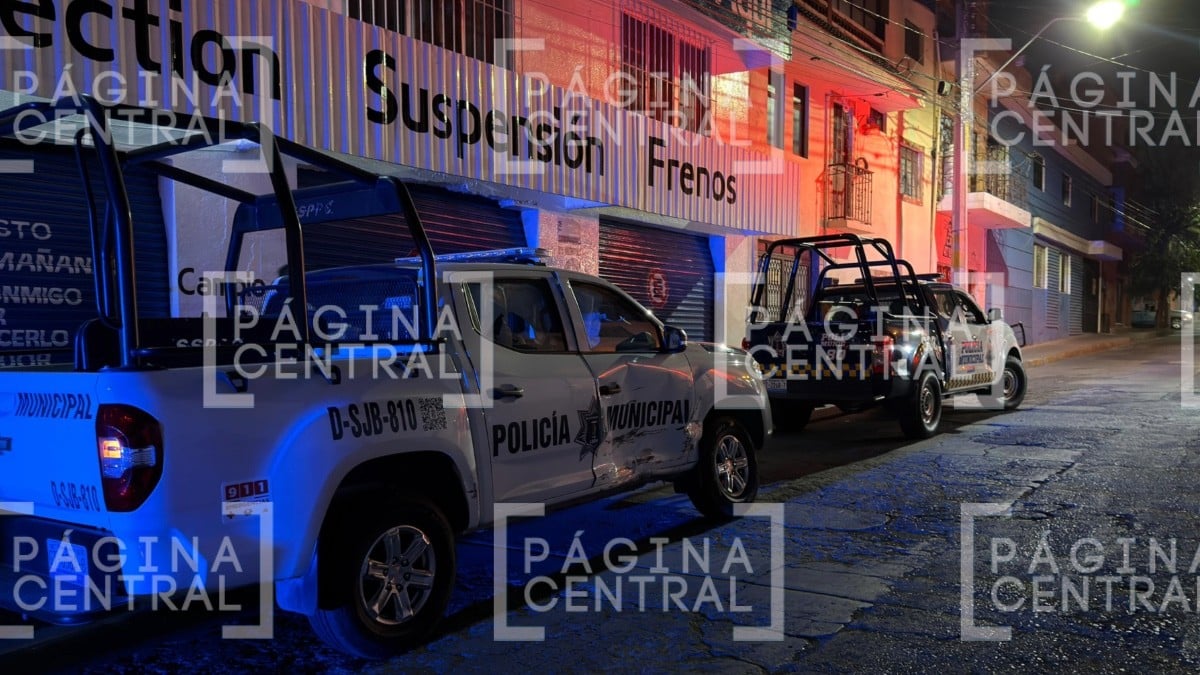 Patrulla rumbo a ataque armado choca en la Obrera, oficial resulta lesionada