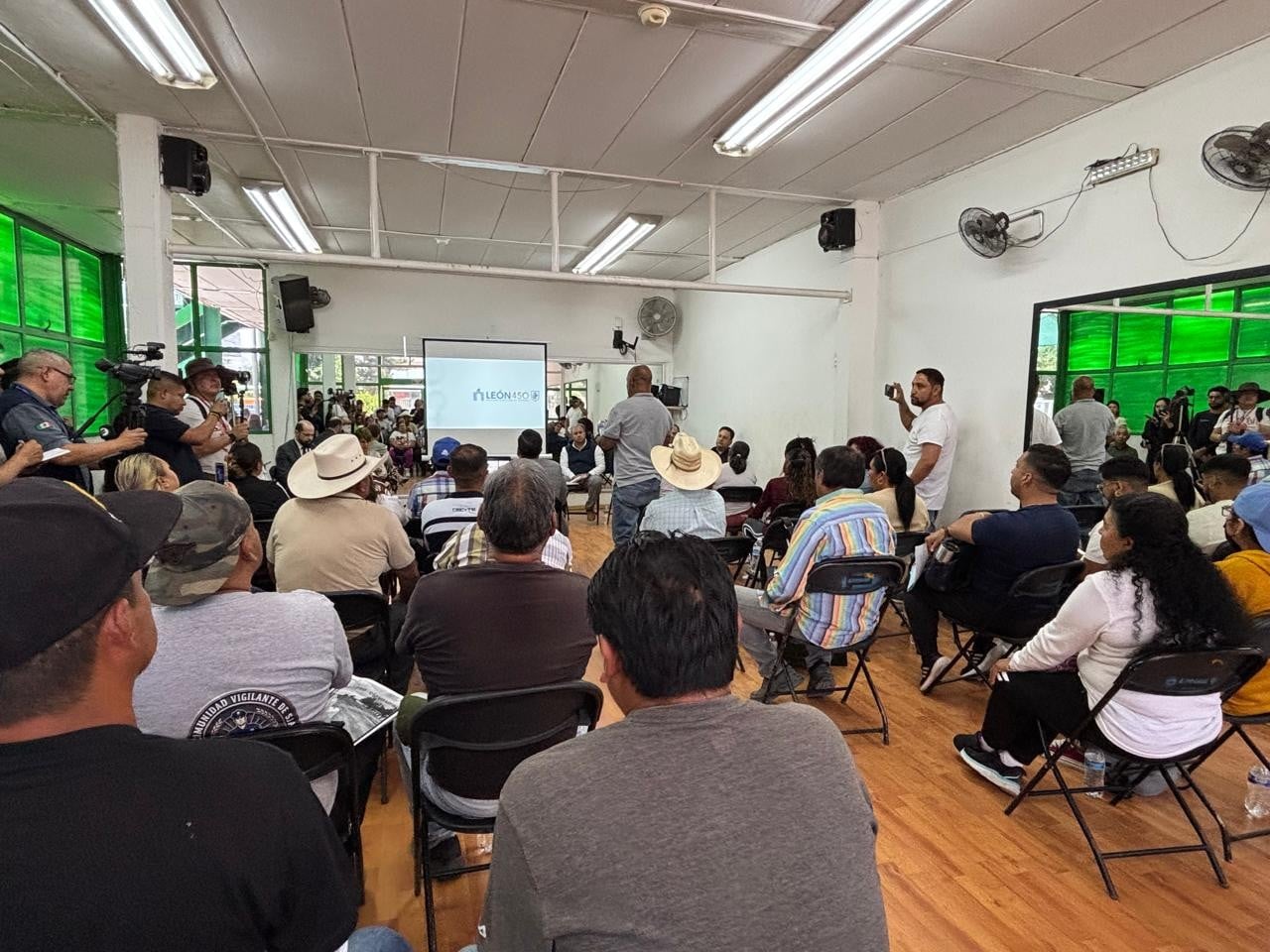 Vecinos de San Juan de Abajo exigen abrir paso antiguo; Ferromex se niega