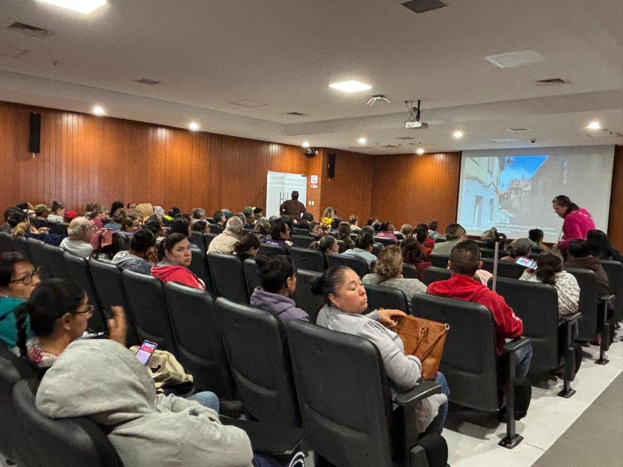 Analizan sistema digital de citas para evitar aglomeraciones en Hospital General de León