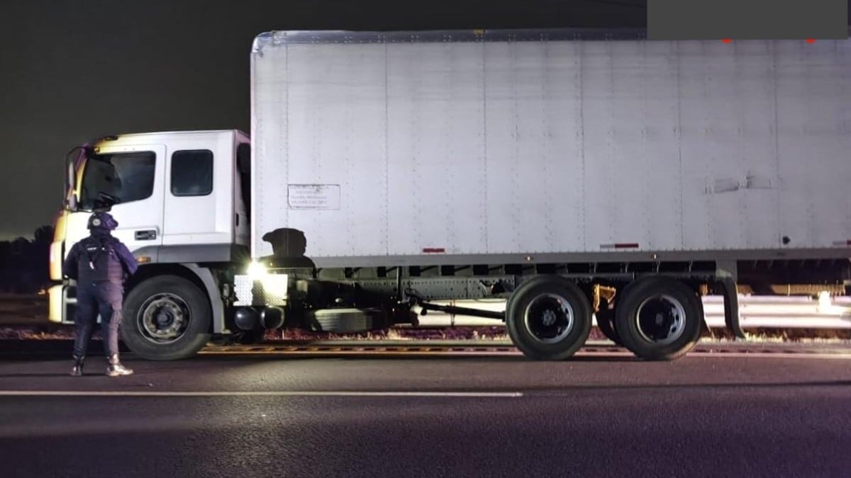 ¡Llevaba 500 mil pesos en mercancía! Chofer logra evitar asalto en la León-Aguascalientes