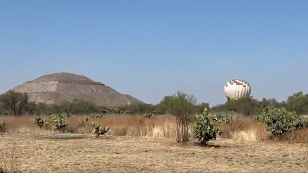 VIDEO ¡Nueva emergencia en Teotihuacán! Globo tiene aterrizaje forzoso en medio del sitio