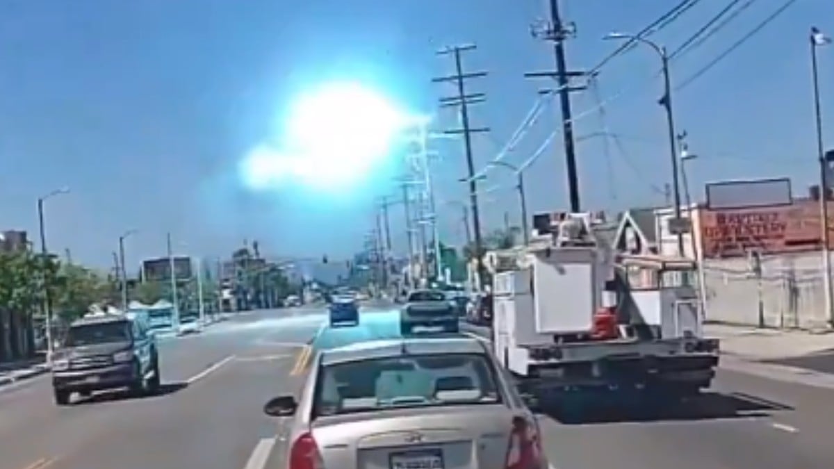 Avión se estrella en Los Ángeles