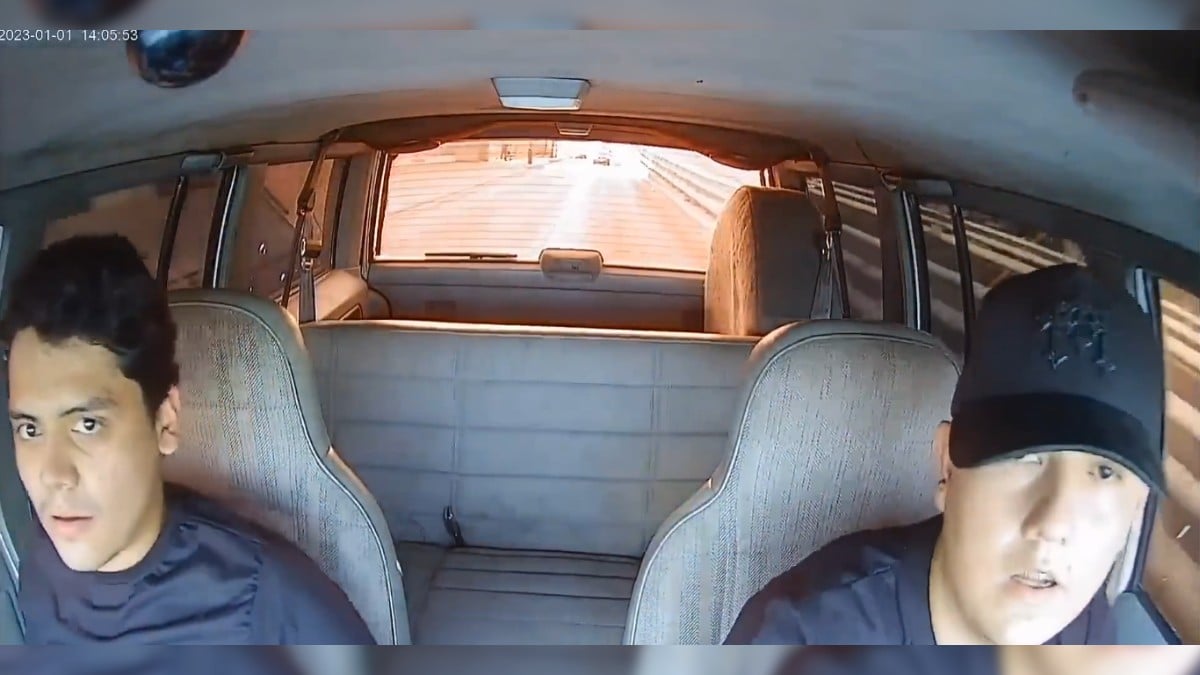 '¡Trae cámara!': Jóvenes roban camioneta pero la abandonan al descubrir que los grababan