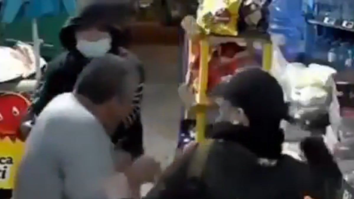 VIDEO Hombre opone resistencia durante un asalto y lo acribillan; detienen a sospechoso