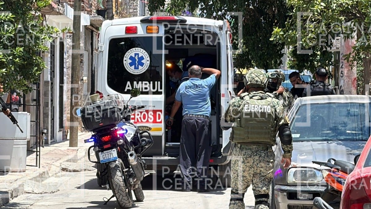 ¡Disparos tras discusión! Atacan a mujer a balazos en León I