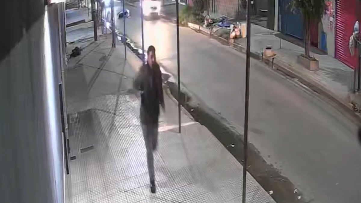 Policía dispara a asaltantes