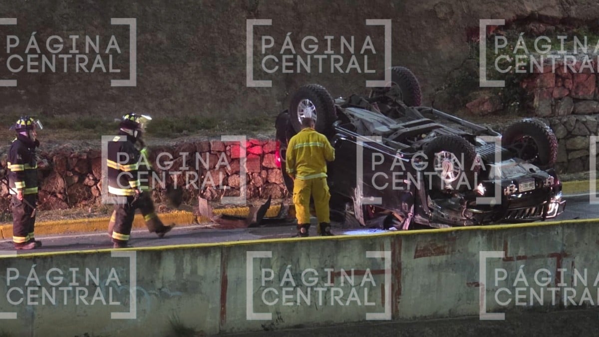 ¡Qué golpe! Volcadura en Malecón del Río deja tres lesionados