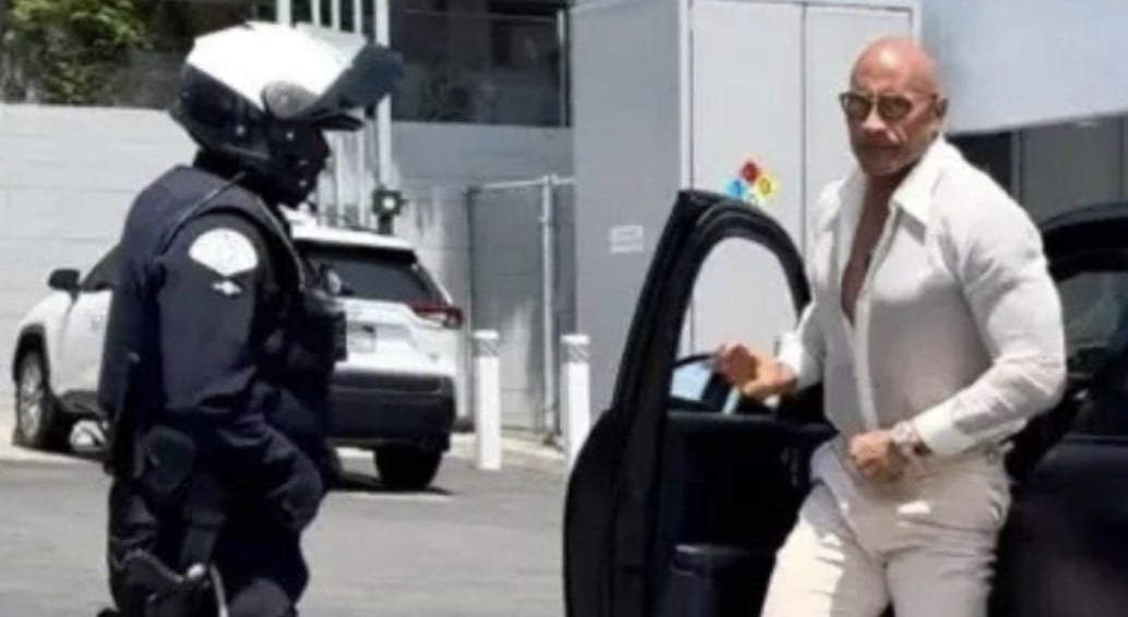 ¿Arrestaron a “La Roca“? Esto sabemos tras circular fotos de Dwayne Johnson con un policía