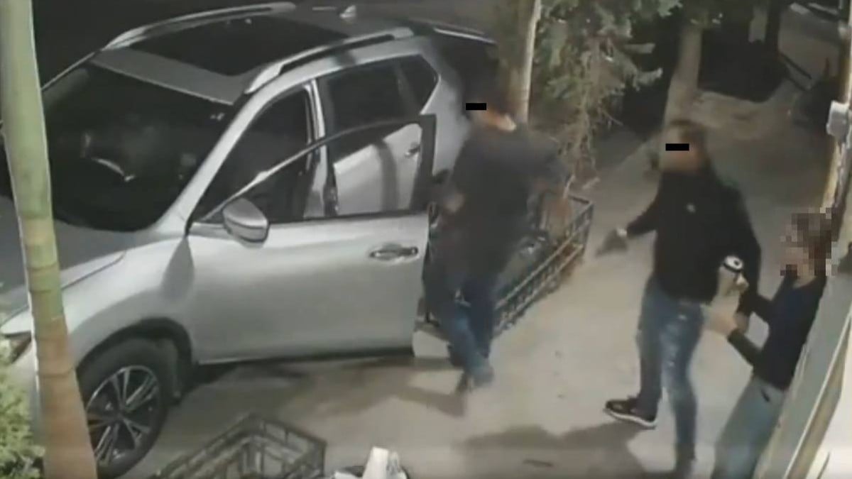 VIDEO Ladrones se hacen virales por robar una camioneta, pero ya los detuvieron