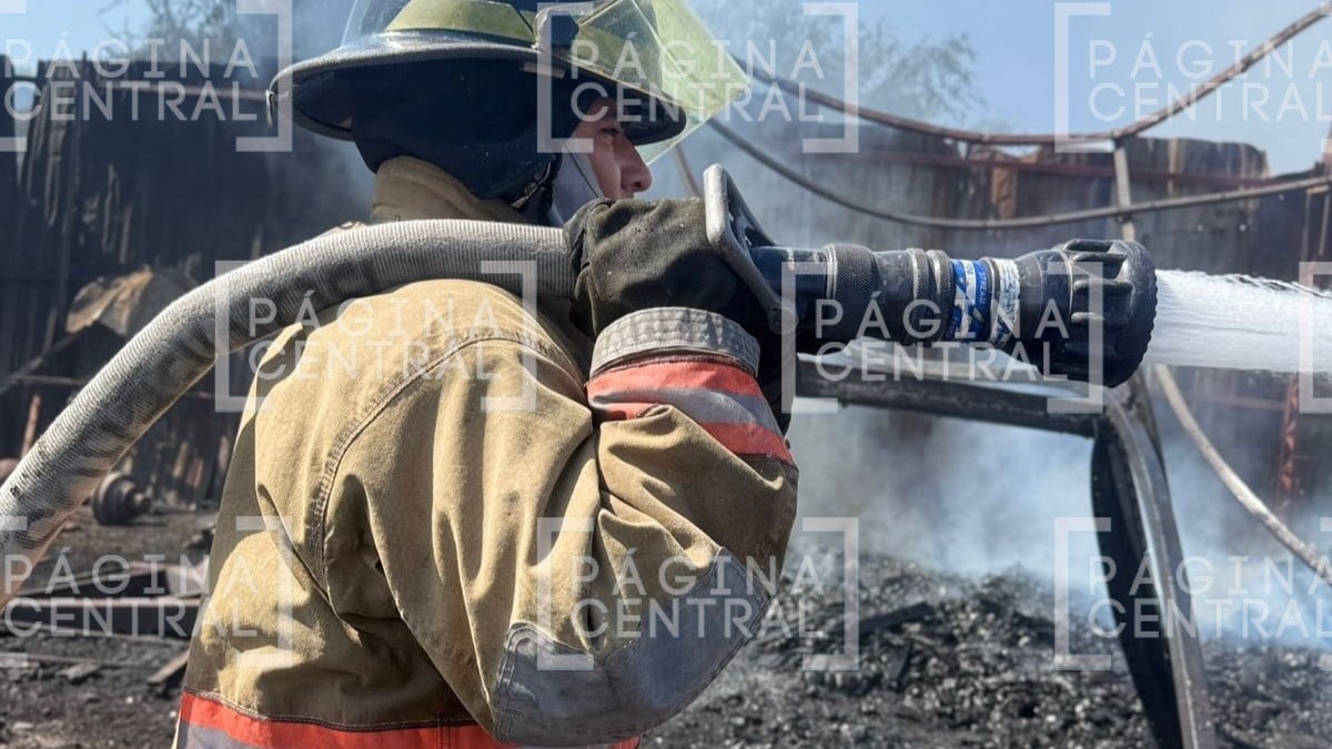 Incendio consume bodega en Manuel Doblado