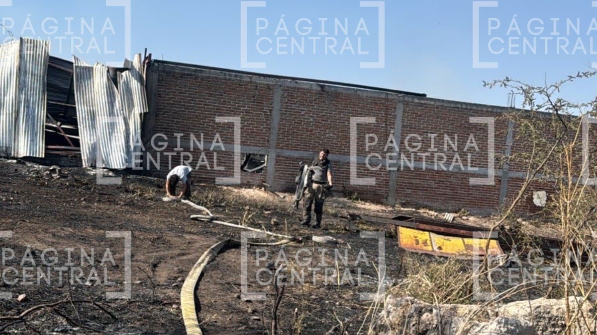 Incendio consume bodega en Manuel Doblado