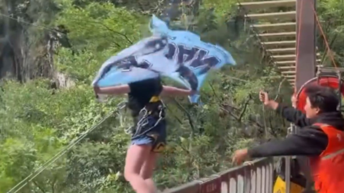 VIDEO ¡Trágico accidente! Se rompe tirolesa y mujer muere tras caer al vacío
