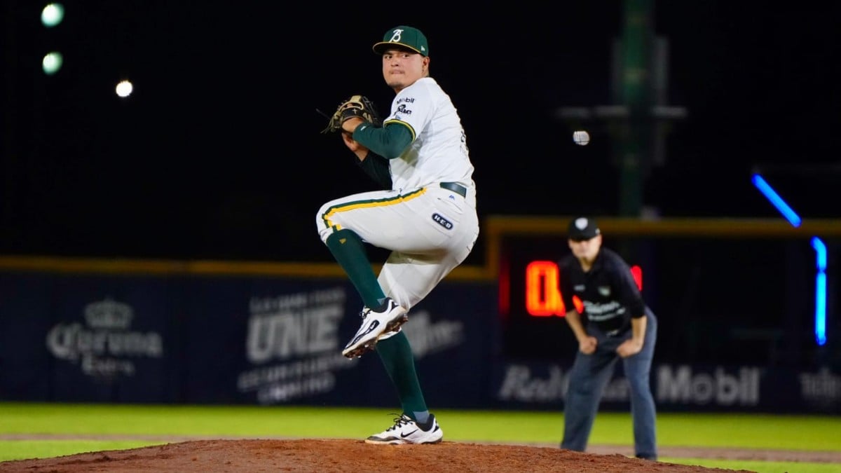 ¡La visita pegó primero! Piratas se impone a Bravos de León en duelo de ofensivas