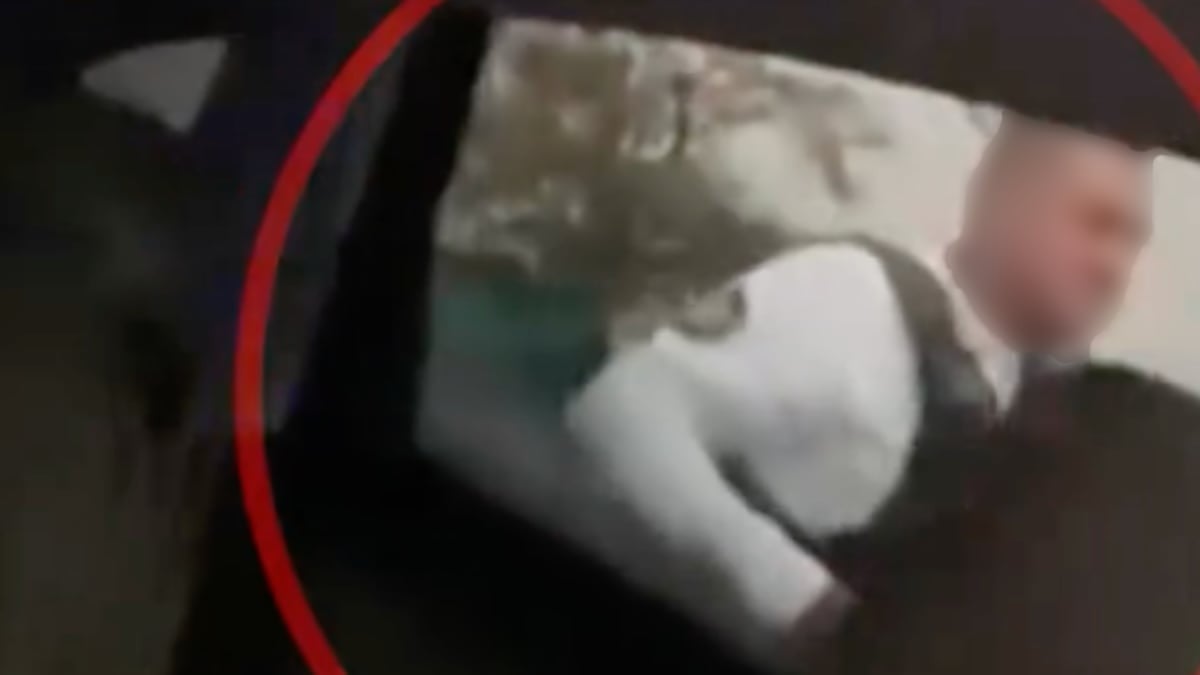 VIDEO ¡Les echaron montón! Oficiales habrían golpeado e intimidado a conductores