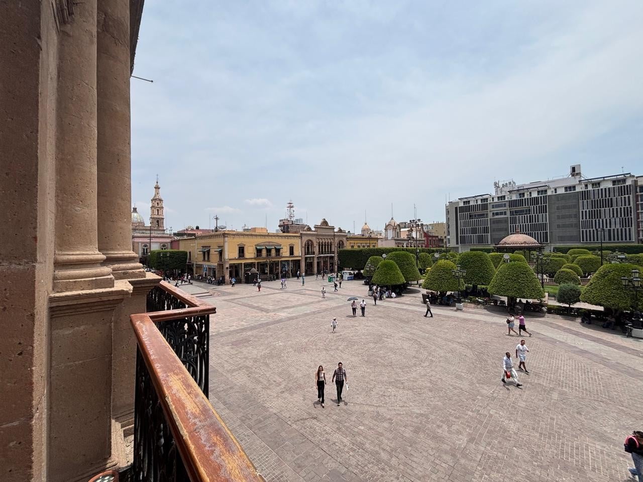 ¿Calorón, lluvias o aire? Toma tus precauciones, ¡que el clima en León no te agarre desprevenido!