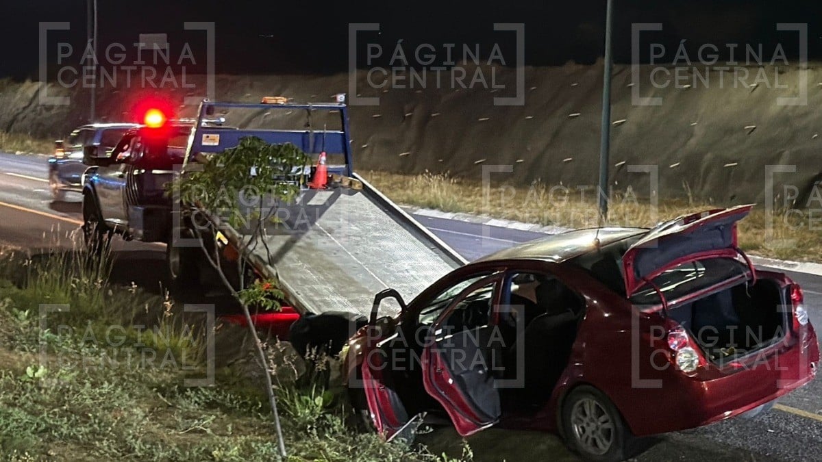 Hombres entran a robar a una casa, desatan persecución y se salen del camino; uno huyó