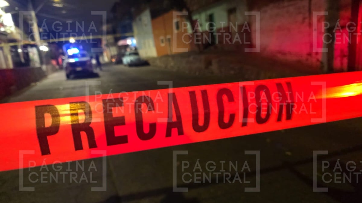 ¡Le dieron tres balazos! Disparan contra una mujer afuera de su casa en Chapalita