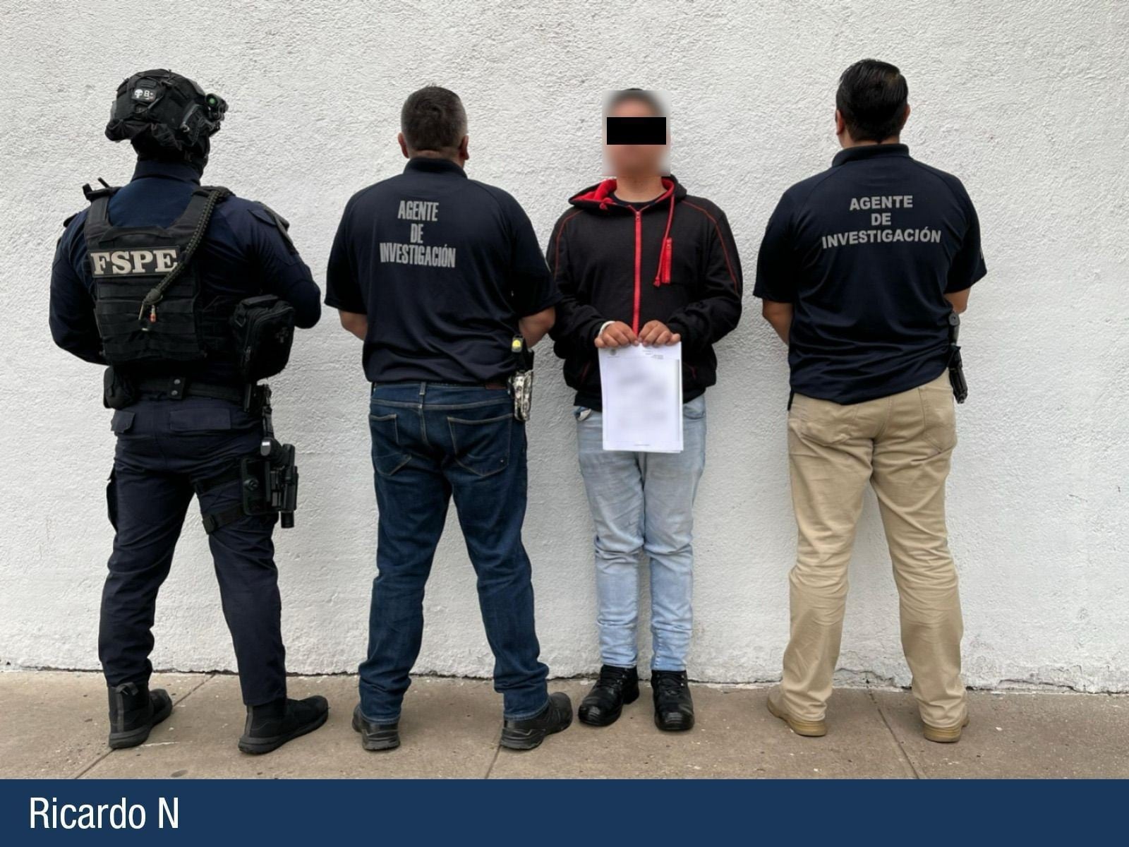 Caen 2 elementos de las FSPE vinculados a robo de tráiler captado en video en la Silao-León