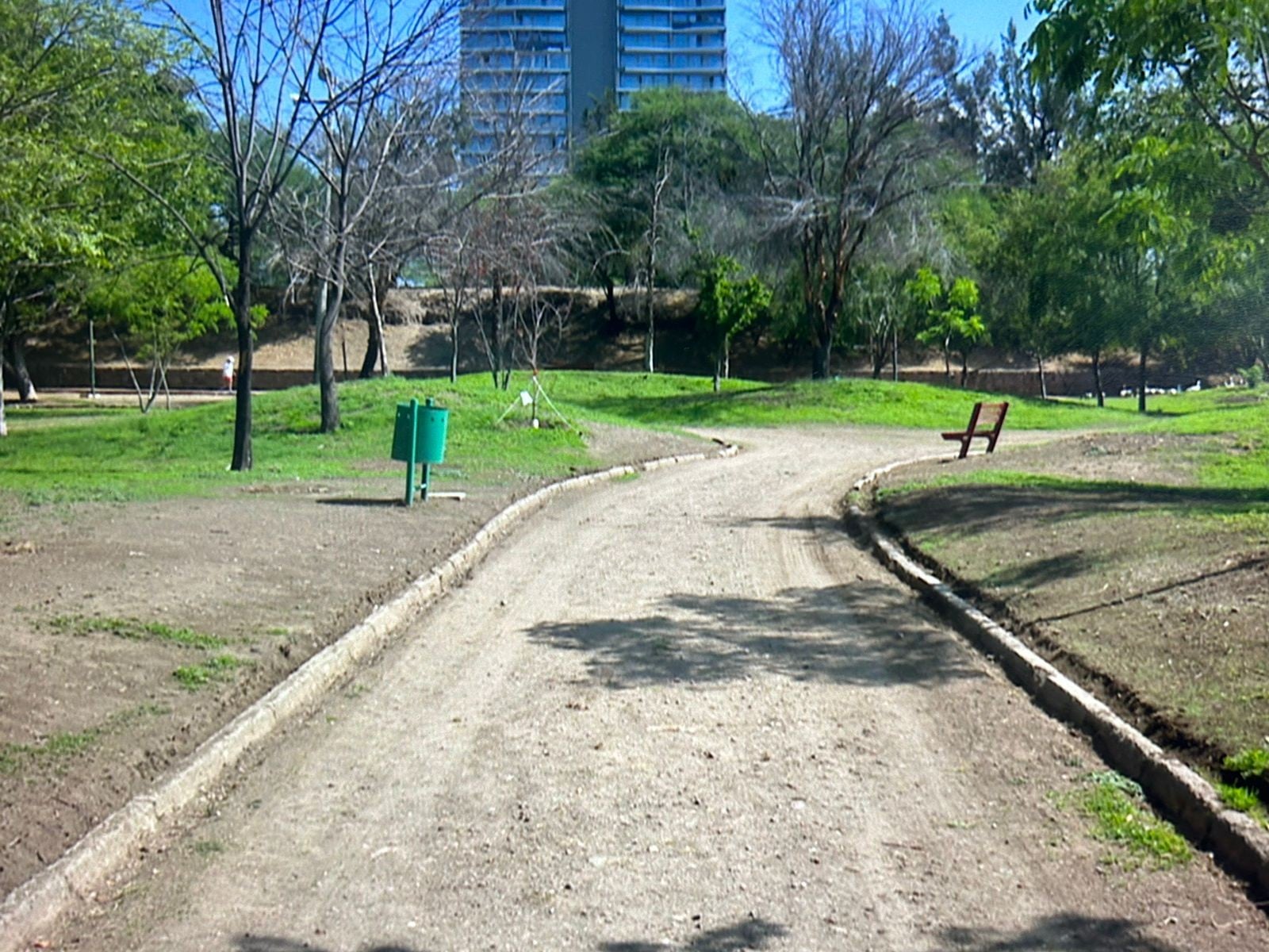 Exigen rescate del Parque Cárcamos ante descuido y juegos peligrosos