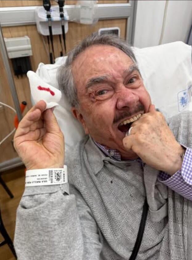 Pedrito Sola tuvo que ser hospitalizado por una caída en Polanco.