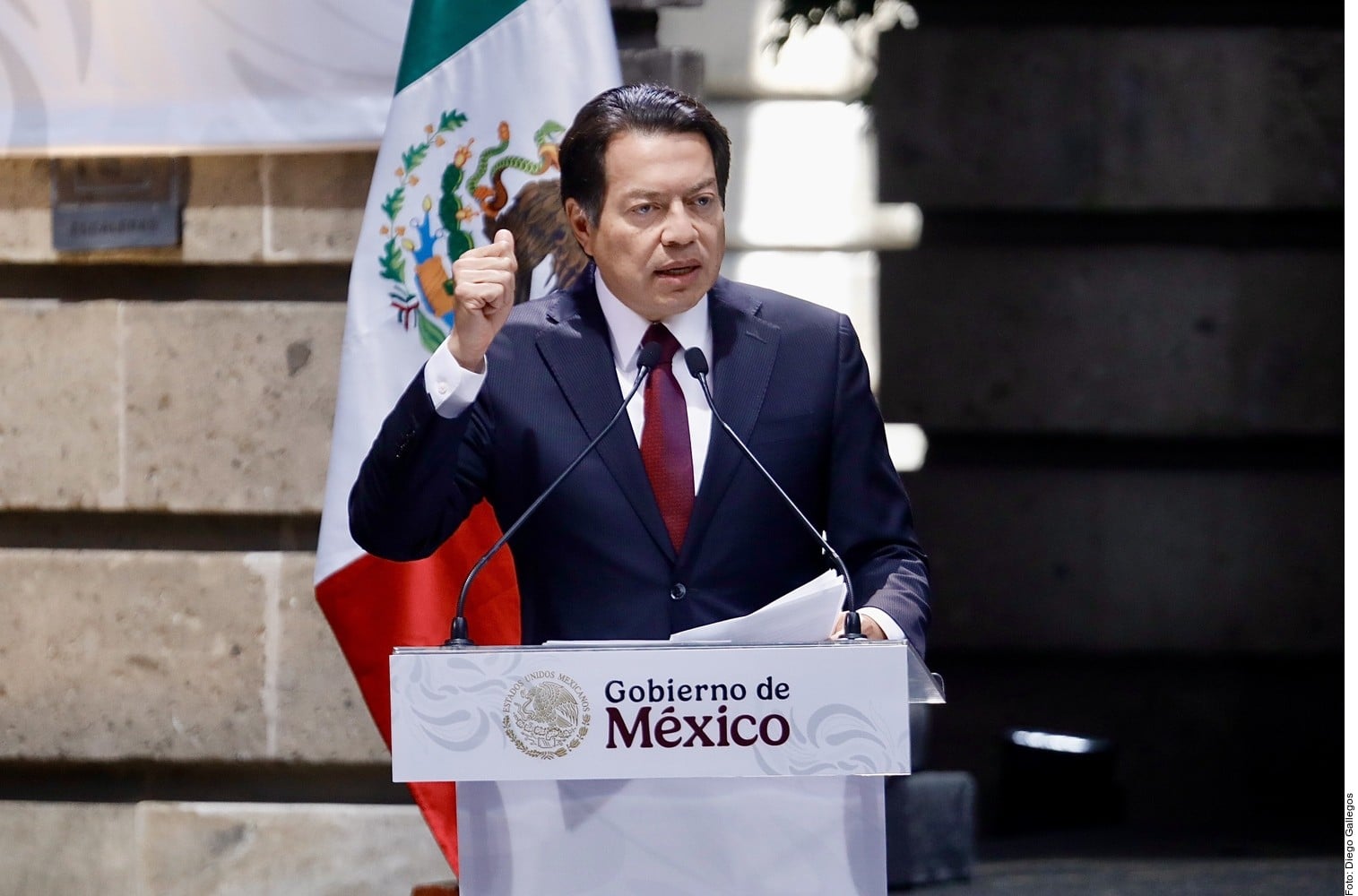 Dan 9% a maestros; rezago en aulas, sigue