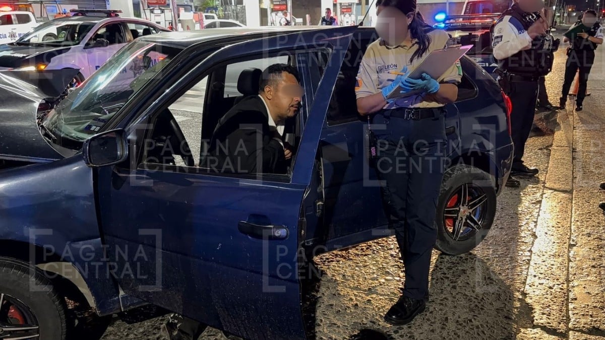 ¡Se quedó dormido! Conductor de Pointer ‘pestañea’ y choca contra poste en bulevar Delta