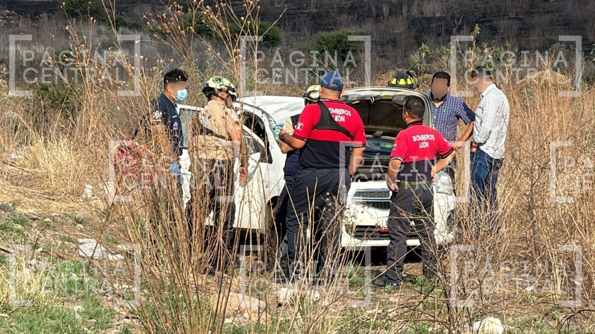 ¡Perdió el control y volcó! Fuerte accidente en Paseo de las Torres