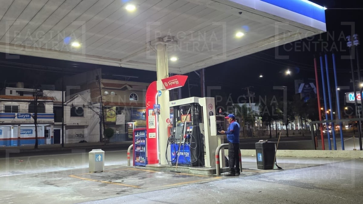 Incendio en gasolinera bulevar Las Torres