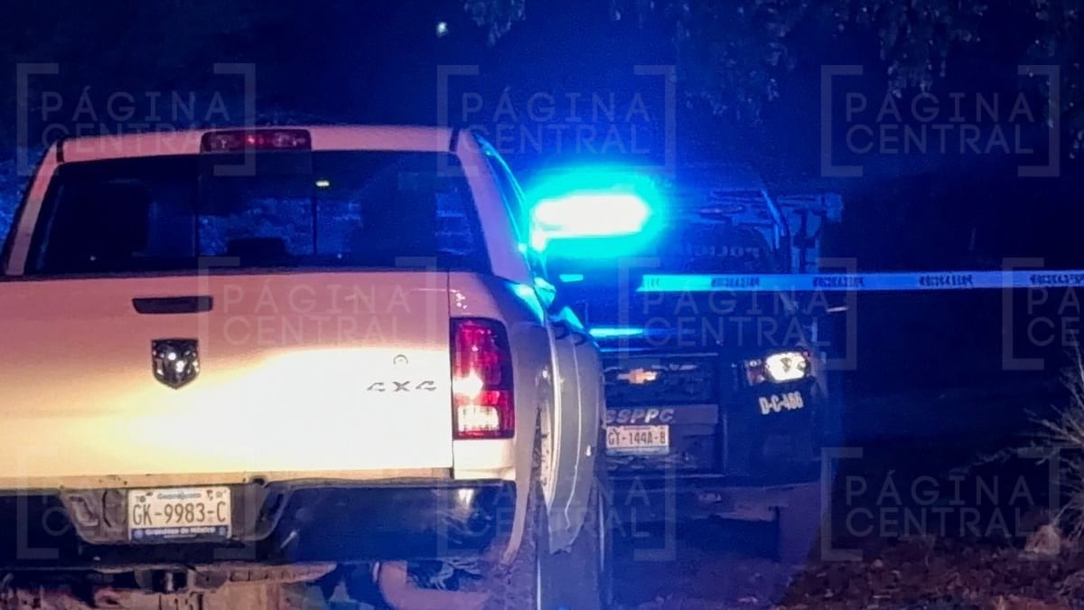 Hallan cuerpo envuelto en cobijas en camino de terracería de Los Naranjos