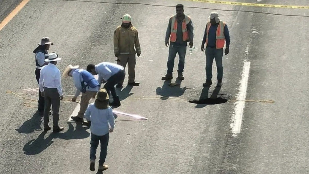 Habrá cierre temporal por obras en la carretera Federal 45 tras registrarse un socavón